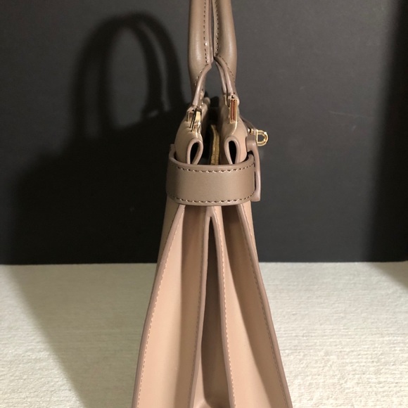 🔅Michael Kors Belted Bag🔅 - Picture 4 of 11